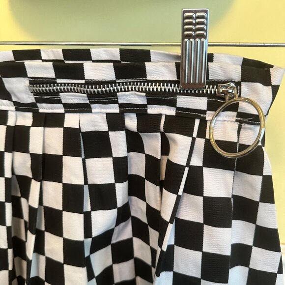 LTT black white check pattern pleated mini skirt hardware punk goth sz 10 - Picture 6 of 7